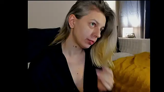 AnaLure online show from October 31, 2025, 5:36 pm