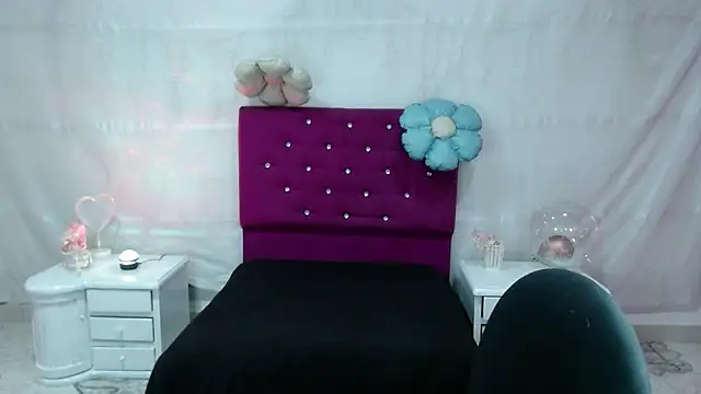 SaharaJohson online show from November 8, 2025, 3:50 am