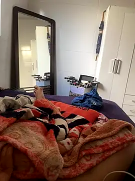 MCLZK online show from November 10, 2025, 6:18 pm