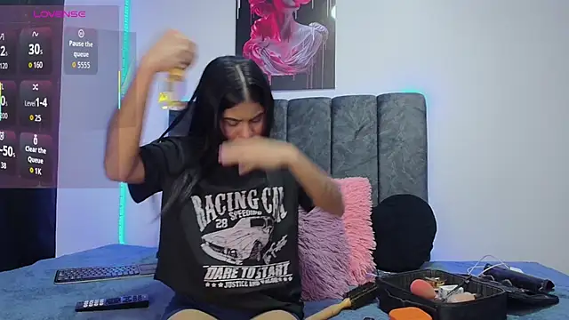 karinna santana online show from January 12, 2026, 8:03 pm