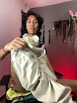 MadamLeRouge online show from November 7, 2025, 11:05 pm