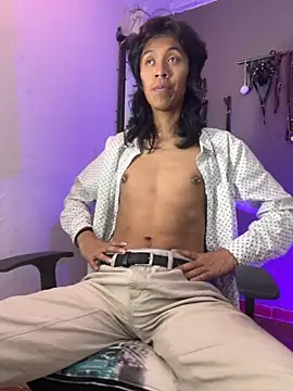 MadamLeRouge online show from November 11, 2025, 12:43 am