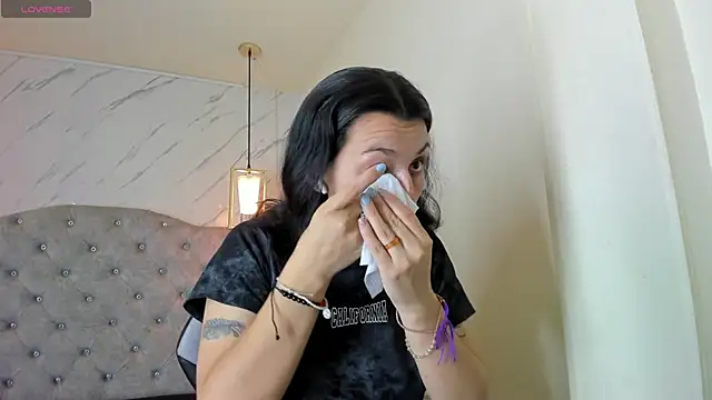 Snapshot of Iris__77 chatting on October 6, 2025, 6:38 pm Iris 77 online show from October 6, 2025, 6:38 pm