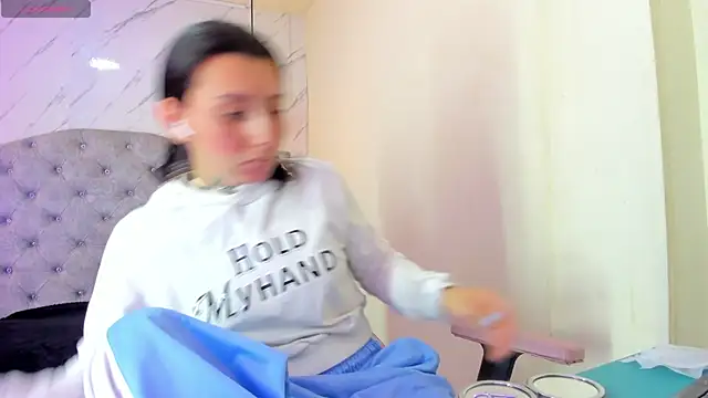 Snapshot of Iris__77 chatting on October 8, 2025, 7:00 pm Iris 77 online show from October 8, 2025, 7:00 pm