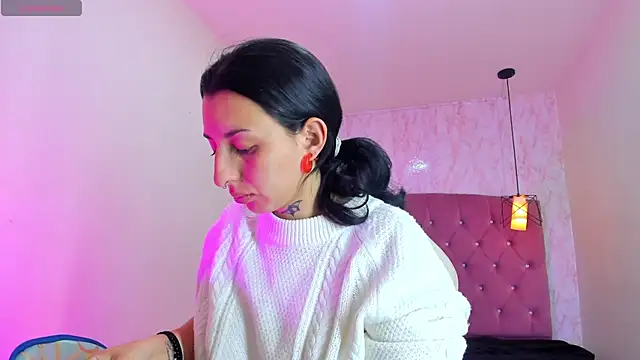 Snapshot of Iris__77 chatting on November 13, 2025, 6:07 pm Iris 77 online show from November 13, 2025, 6:07 pm