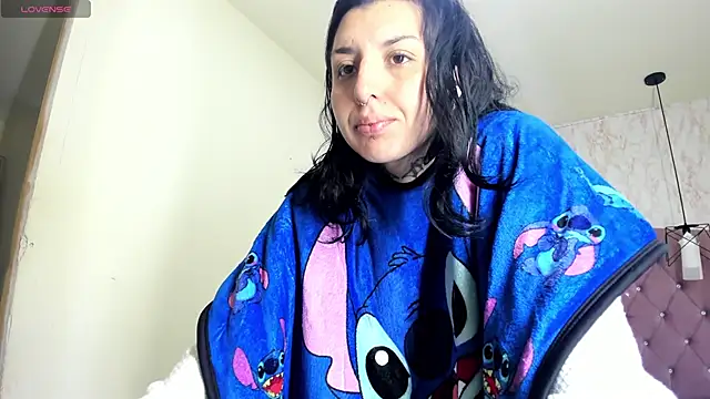 Snapshot of Iris__77 chatting on December 18, 2025, 12:00 pm Iris 77 online show from December 18, 2025, 12:00 pm