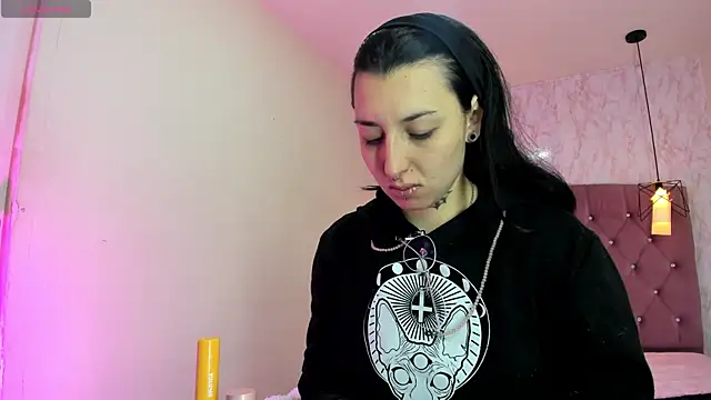 Snapshot of Iris__77 chatting on January 9, 2026, 6:21 pm Iris 77 online show from January 9, 2026, 6:21 pm