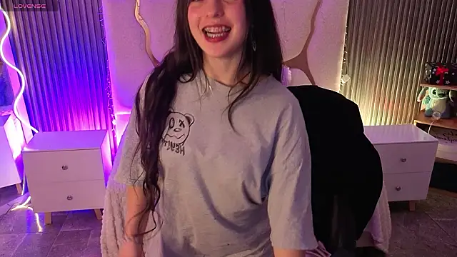 Ixchel tay online show from March 23, 2026, 3:32 am