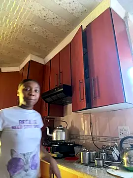 babeiw online show from October 3, 2025, 2:47 pm