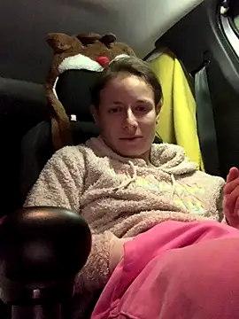 GoldenPussy1329 online show from November 19, 2025, 11:38 pm