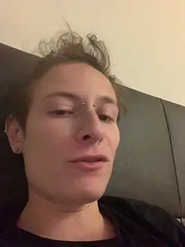 GoldenPussy1329 online show from March 31, 2026, 10:10 pm