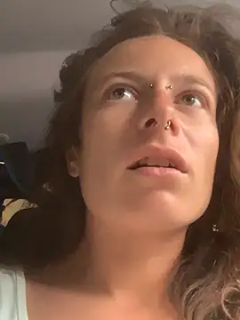 GoldenPussy1329 online show from May 29, 2026, 7:28 am