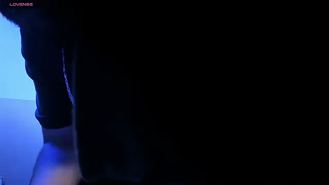 Snapshot of VynnyBlacke_ chatting on October 17, 2025, 9:39 pm VynnyBlacke online show from October 17, 2025, 9:39 pm