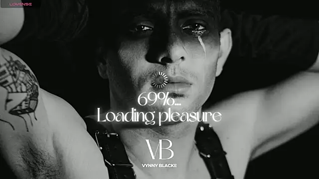 Snapshot of VynnyBlacke_ chatting on October 24, 2025, 8:38 pm VynnyBlacke online show from October 24, 2025, 8:38 pm