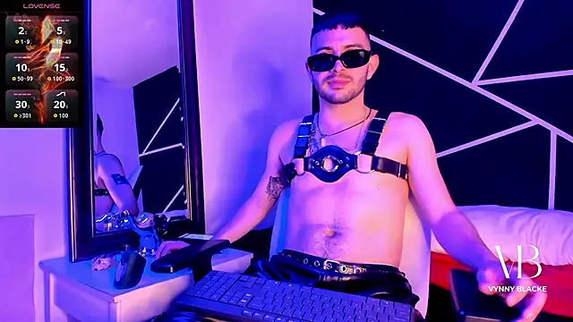 Snapshot of VynnyBlacke_ chatting on October 25, 2025, 10:26 pm VynnyBlacke online show from October 25, 2025, 10:26 pm