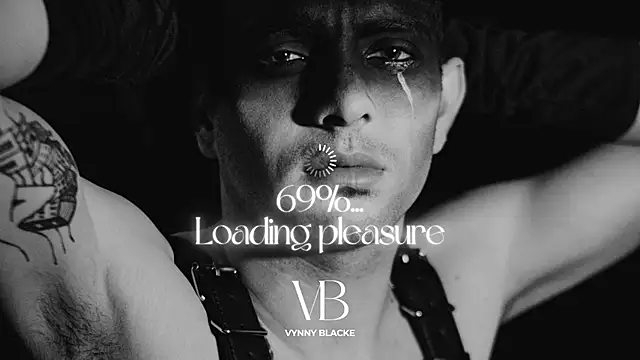 Snapshot of VynnyBlacke_ chatting on November 7, 2025, 11:27 pm VynnyBlacke online show from November 7, 2025, 11:27 pm