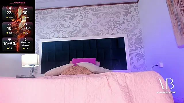 Snapshot of VynnyBlacke_ chatting on January 16, 2026, 5:33 am VynnyBlacke online show from January 16, 2026, 5:33 am