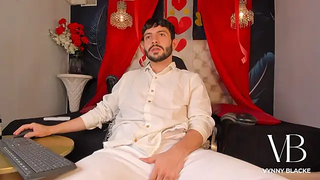 Snapshot of VynnyBlacke_ chatting on February 15, 2026, 7:51 am VynnyBlacke online show from February 15, 2026, 7:51 am