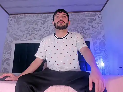 Snapshot of VynnyBlacke_ chatting on February 19, 2026, 5:14 am VynnyBlacke online show from February 19, 2026, 5:14 am