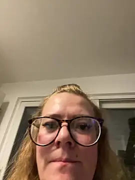 Snapshot of Curvyveri93 chatting on October 10, 2025, 8:19 pm Curvyveri93 online show from October 10, 2025, 8:19 pm