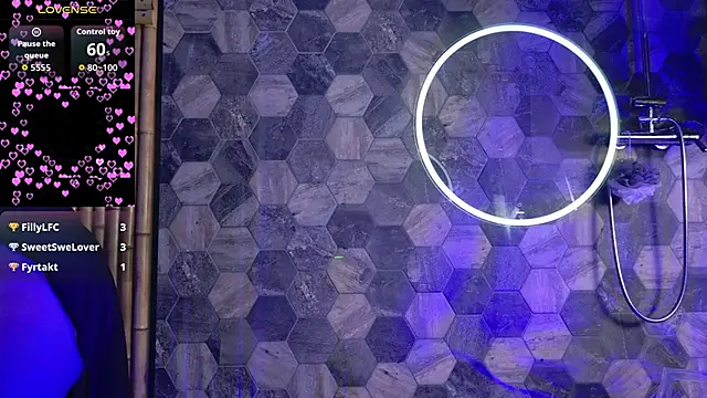 luna son online show from October 1, 2025, 10:16 pm