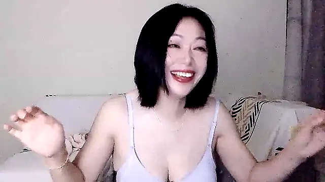 Snapshot of Smile-- chatting on October 9, 2025, 3:10 pm Smile-- online show from October 9, 2025, 3:10 pm