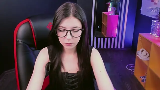 Snapshot of Azaliya_Haze chatting on October 3, 2025, 10:23 am Azaliya Haze online show from October 3, 2025, 10:23 am