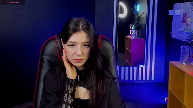 Snapshot of Azaliya_Haze chatting on October 12, 2025, 10:25 am Azaliya Haze online show from October 12, 2025, 10:25 am