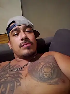 Nativeking32 online show from October 8, 2025, 10:51 pm