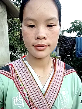 Tuelam xx online show from October 28, 2025, 9:46 am