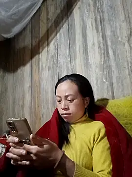 Tuyet xx online show from December 4, 2025, 10:40 pm