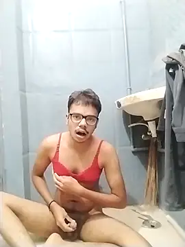 Snapshot of sexybobby13 chatting on October 7, 2025, 8:44 am sexybobby13 online show from October 7, 2025, 8:44 am