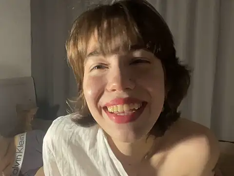 Sexy frie online show from October 30, 2025, 5:57 pm