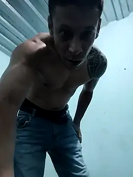 Snapshot of Dani156y chatting on October 9, 2025, 7:28 am Dani156y online show from October 9, 2025, 7:28 am