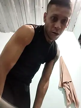 Snapshot of Dani156y chatting on October 24, 2025, 9:28 am Dani156y online show from October 24, 2025, 9:28 am