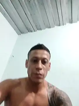 Snapshot of Dani156y chatting on October 29, 2025, 5:10 am Dani156y online show from October 29, 2025, 5:10 am