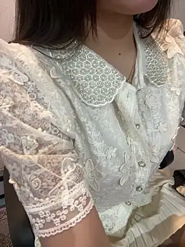 lee ly online show from April 14, 2026, 11:38 am