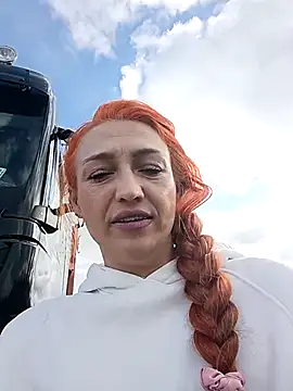 CoMiZrobiszJakMnieZlap666 online show from October 29, 2025, 11:01 am