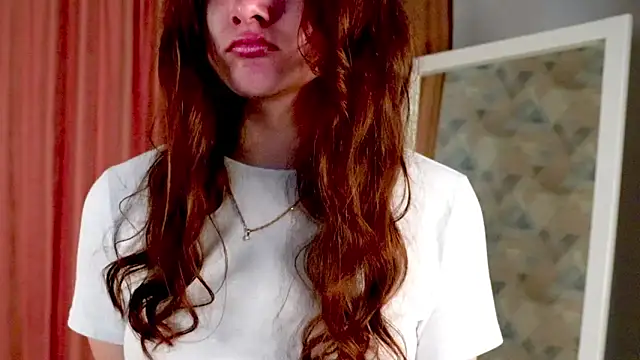 Snapshot of LewisThrone chatting on October 1, 2025, 4:07 am LewisThrone online show from October 1, 2025, 4:07 am