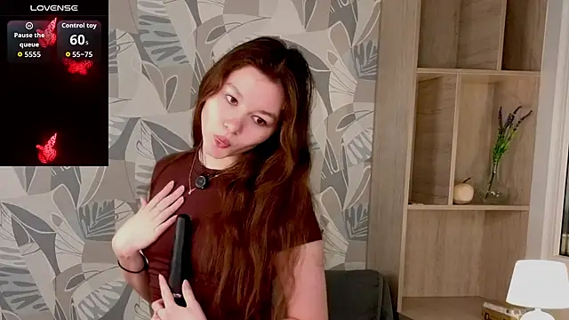 Snapshot of LewisThrone chatting on November 2, 2025, 1:08 am LewisThrone online show from November 2, 2025, 1:08 am