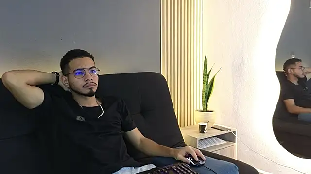 Snapshot of Jaybrown__1 chatting on October 7, 2025, 4:42 am Jaybrown 1 online show from October 7, 2025, 4:42 am