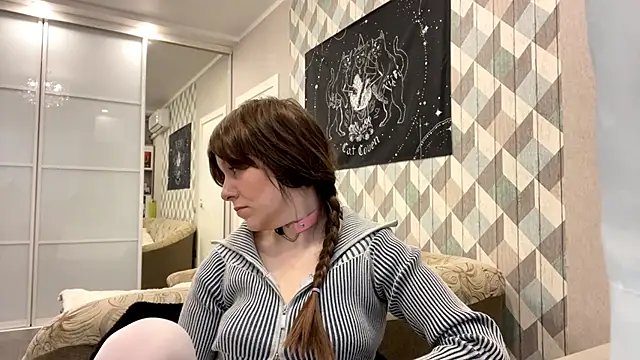 Snapshot of RebelKitsune chatting on October 22, 2025, 5:19 am RebelKitsune online show from October 22, 2025, 5:19 am