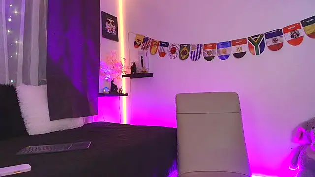 Snapshot of Sussyroxxx chatting on June 28, 2026, 5:02 am Sussyroxxx online show from June 28, 2026, 5:02 am