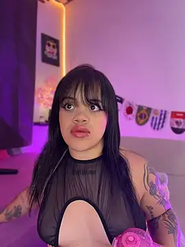 Snapshot of Sussyroxxx chatting on July 14, 2026, 3:33 am Sussyroxxx online show from July 14, 2026, 3:33 am