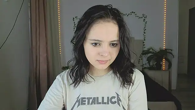 Snapshot of _EVA_GREEN chatting on November 1, 2025, 11:34 am EVA GREEN online show from November 1, 2025, 11:34 am