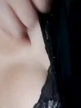 misteriosabb000 online show from November 24, 2025, 6:40 pm