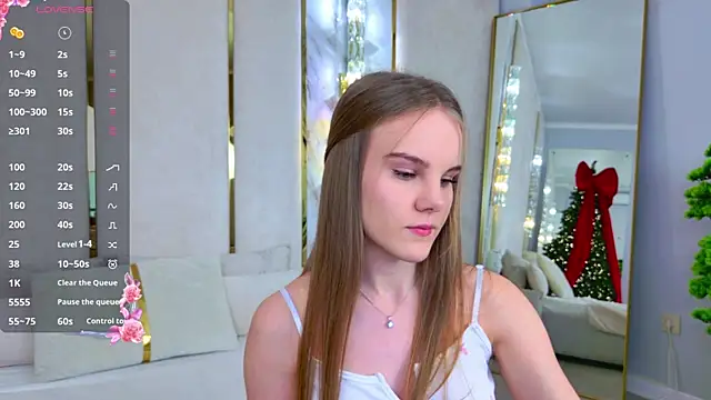 Lili Lohan online show from November 25, 2025, 5:02 pm