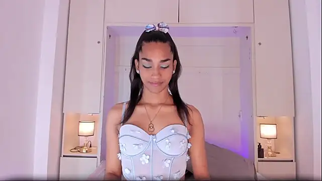 AnahiCollins online show from October 14, 2025, 12:06 pm