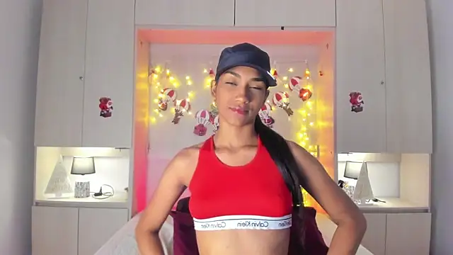 AnahiCollins online show from December 16, 2025, 7:41 pm