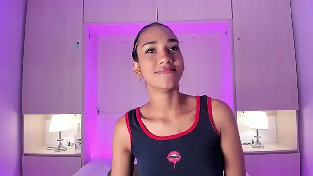 AnahiCollins online show from May 19, 2026, 11:49 am
